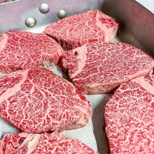 wagyu beef, slice of wagyu a5 fillet